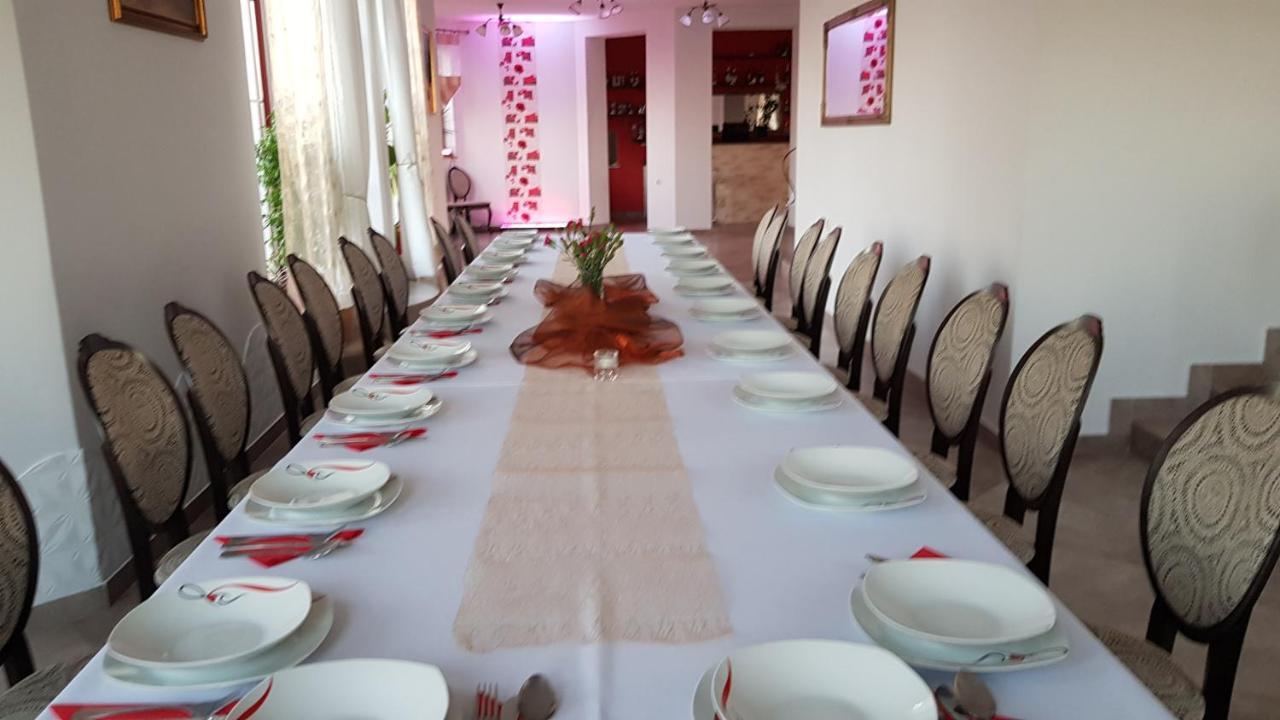 Hotel Potok 5 à Zloczew Extérieur photo