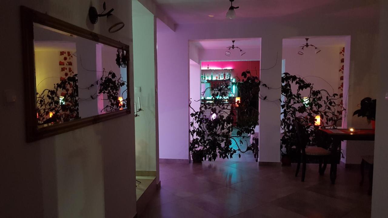Hotel Potok 5 à Zloczew Extérieur photo