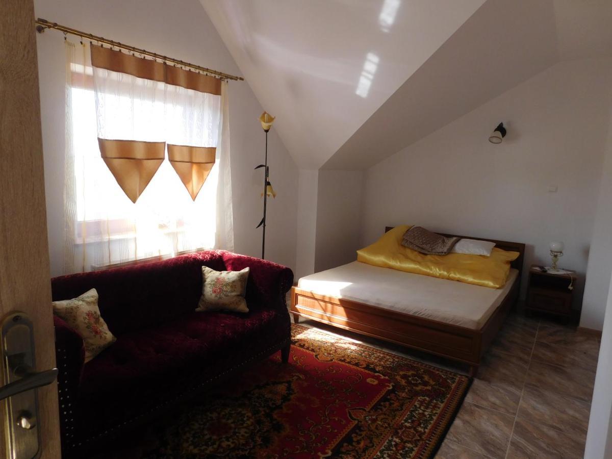 Hotel Potok 5 à Zloczew Extérieur photo