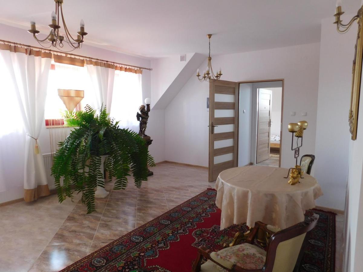 Hotel Potok 5 à Zloczew Extérieur photo